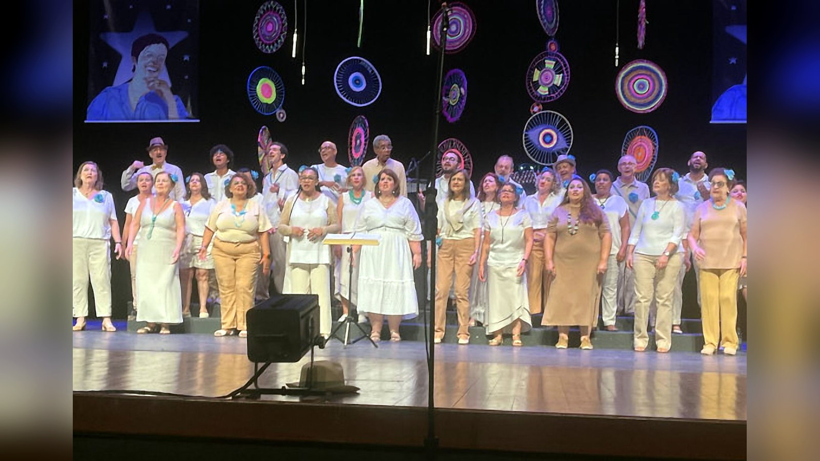 Mais “Cantando Elis”, em Caraguatatuba