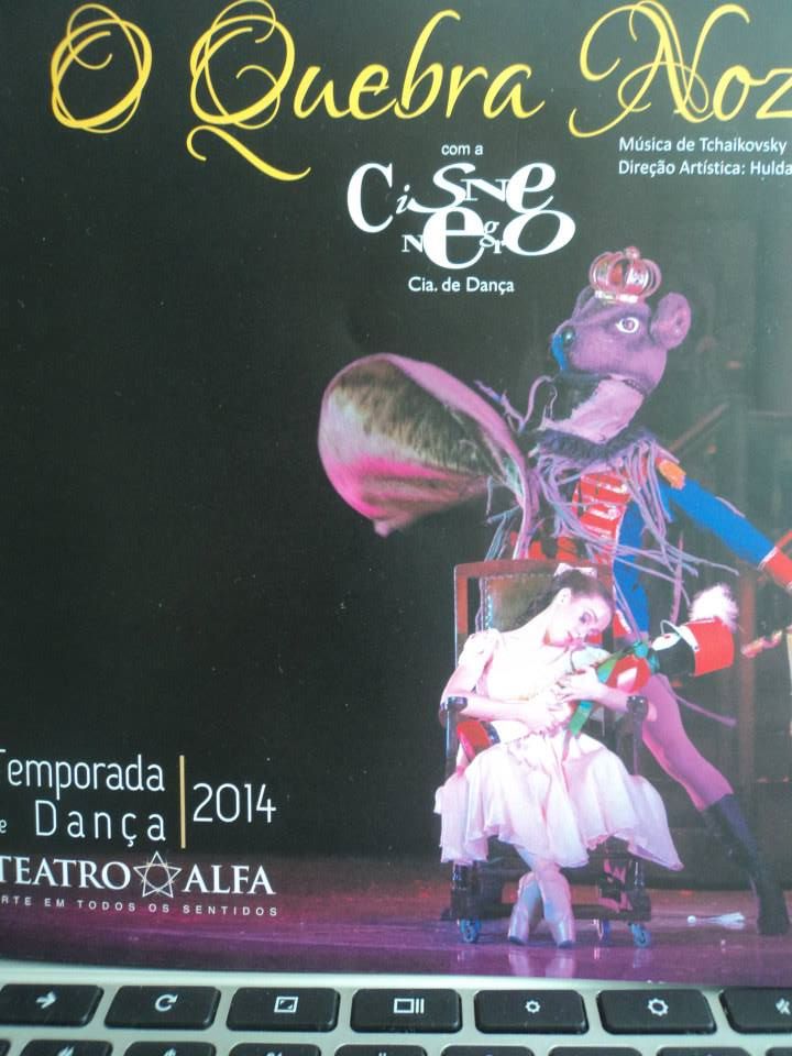 Coral da Associação Sabesp na abertura do Ballet Quebra Nozes