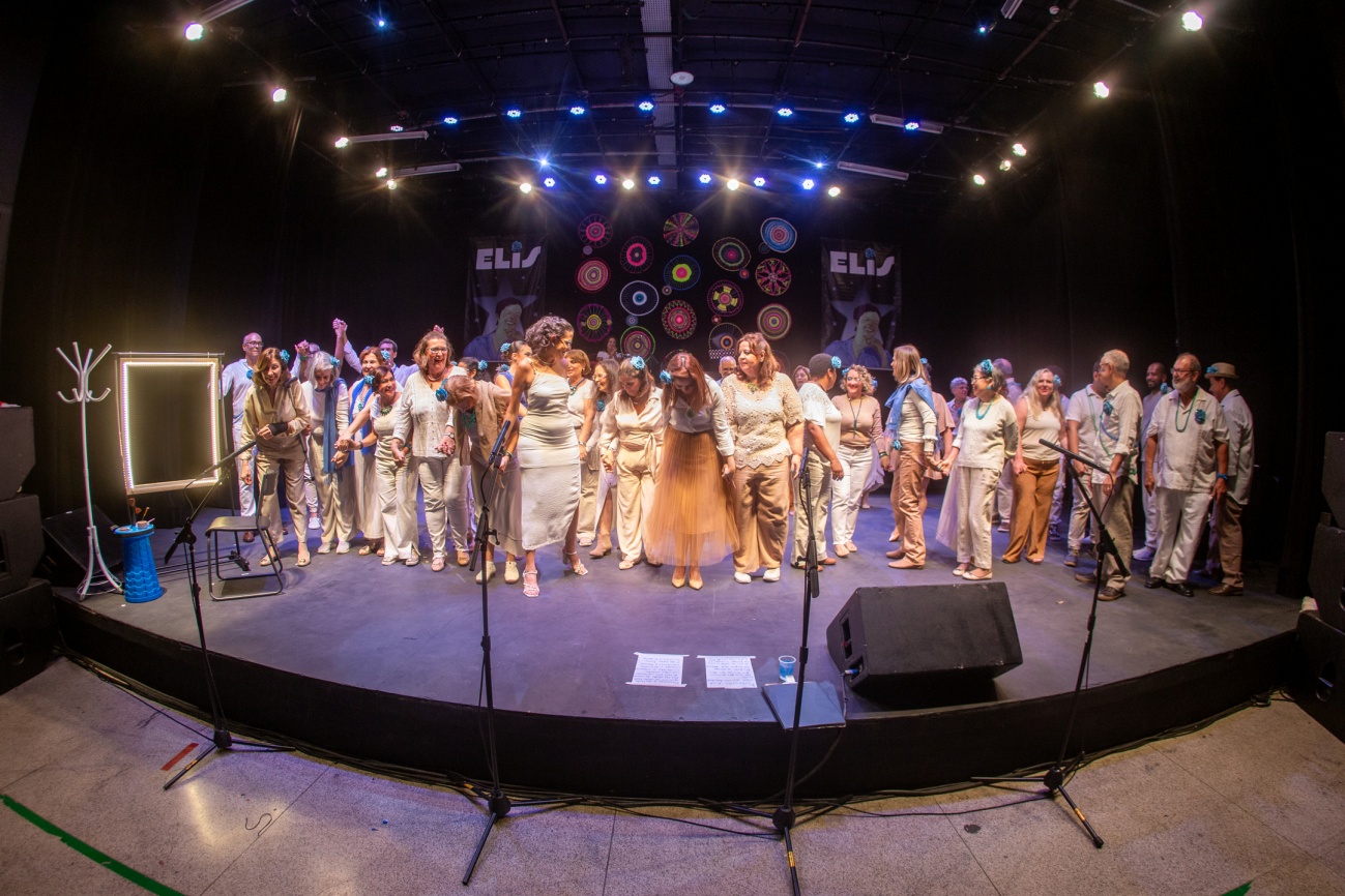 “Cantando Elis” encanta pelo talento e entrega do Coral Associação Sabesp
