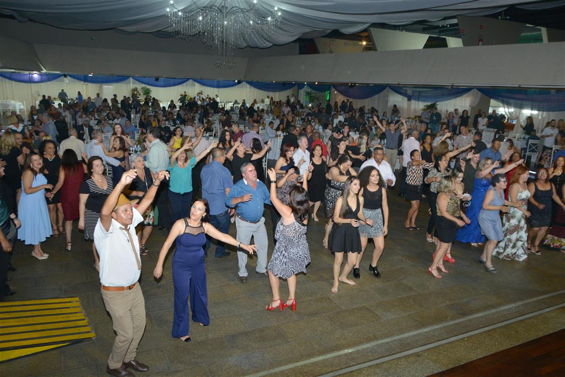 Associação Sabesp comemorou seu aniversário com um Grande Baile
