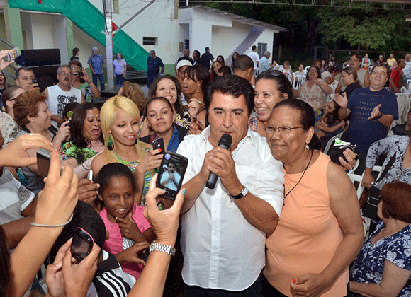 O carisma de Angelo Máximo